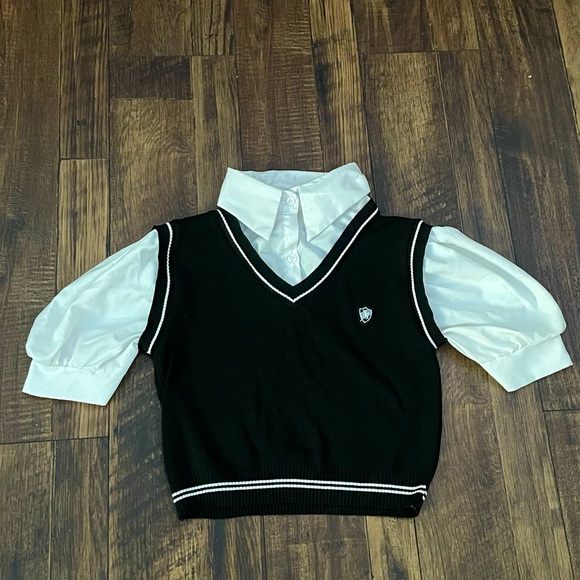 Arms fit a little smaller than the rest stops above elbow and its very soft - Picture 1 of 2